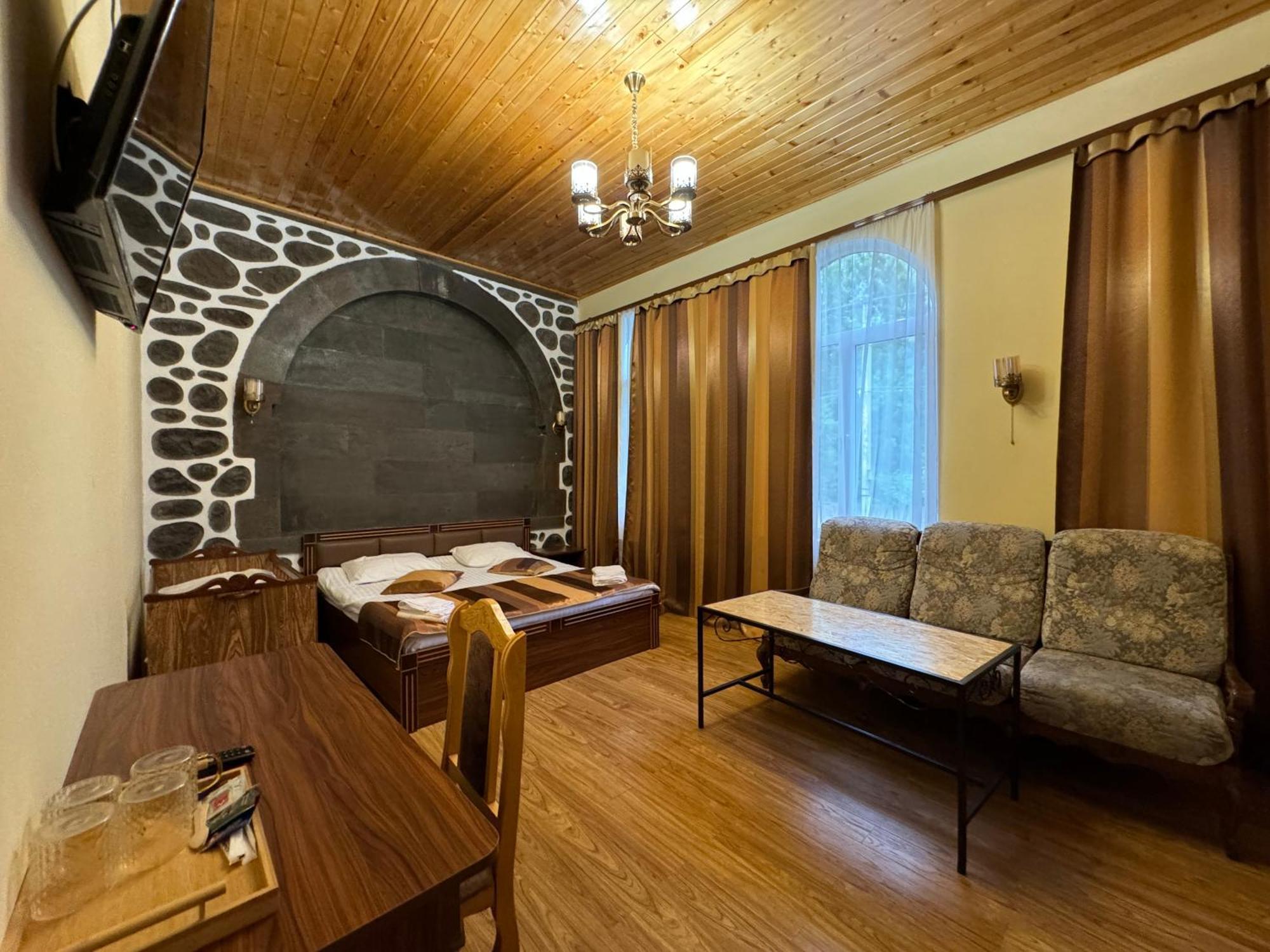 Kirch Hotel & Restaurant Goris Εξωτερικό φωτογραφία